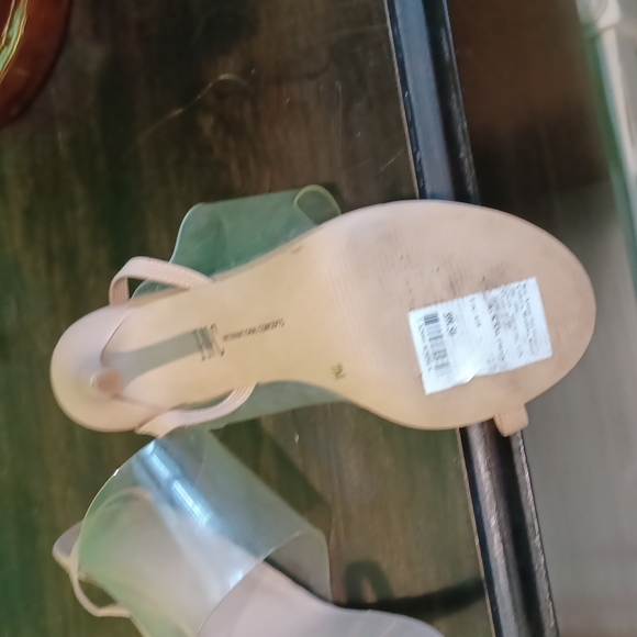 Shoes - Picture 3 of 4